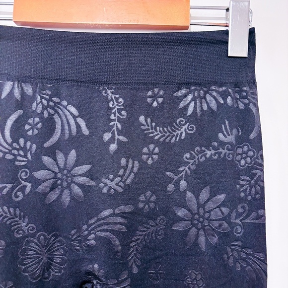 MUK LUKS Black floral embossed leggings - Picture 8 of 9
